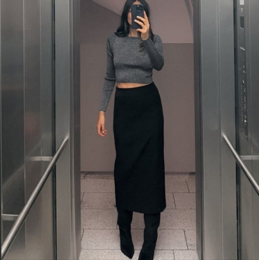 Zara Stretch Fabric Skirt With Pronounced Seams Sz-M